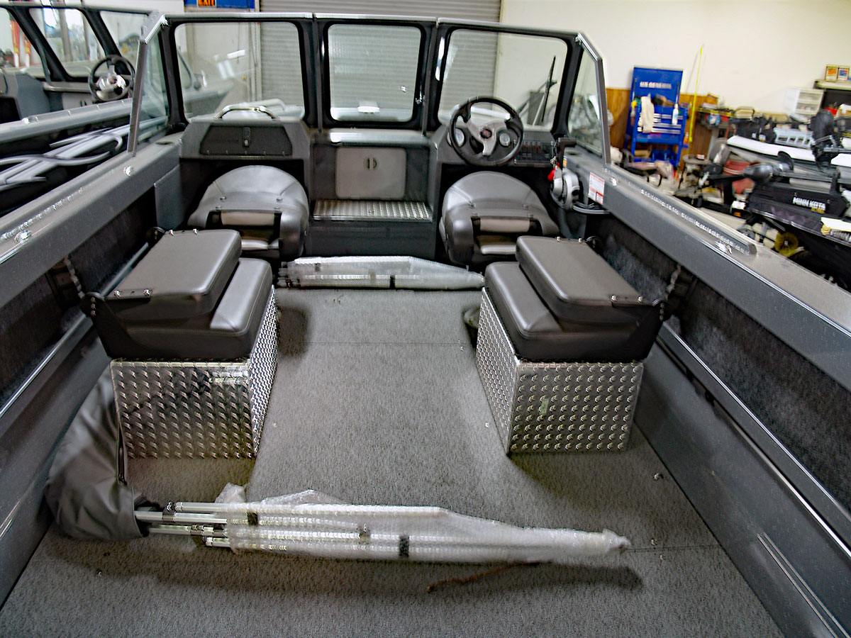 RH Aluminum SH Sport 18 with a Yamaha 150HP I-4 Four Stroke RH Aluminum SH Sport 18