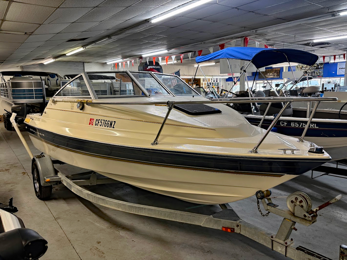 1996 Bayliner 1952 Capri Bayliner 1952 Capri