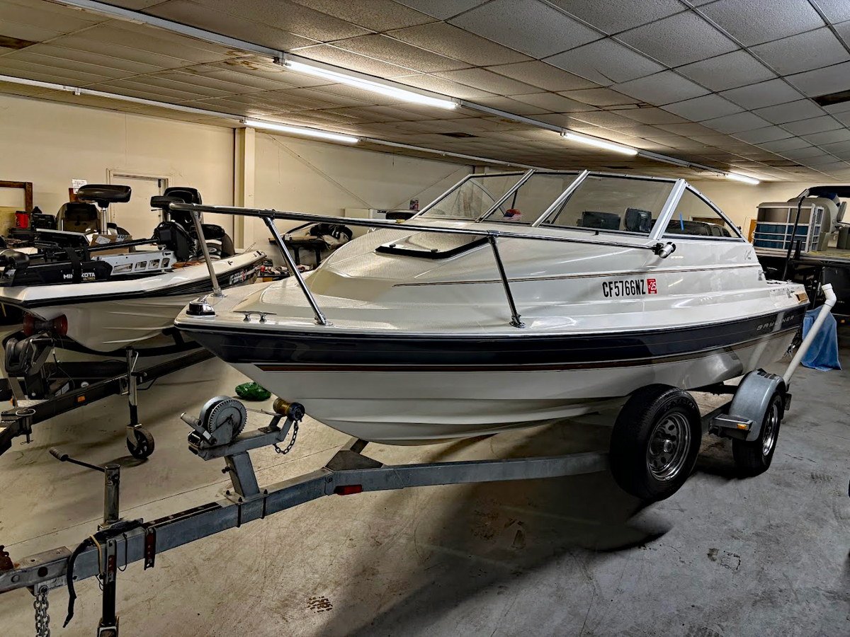 1996 Bayliner 1952 Capri Bayliner 1952 Capri