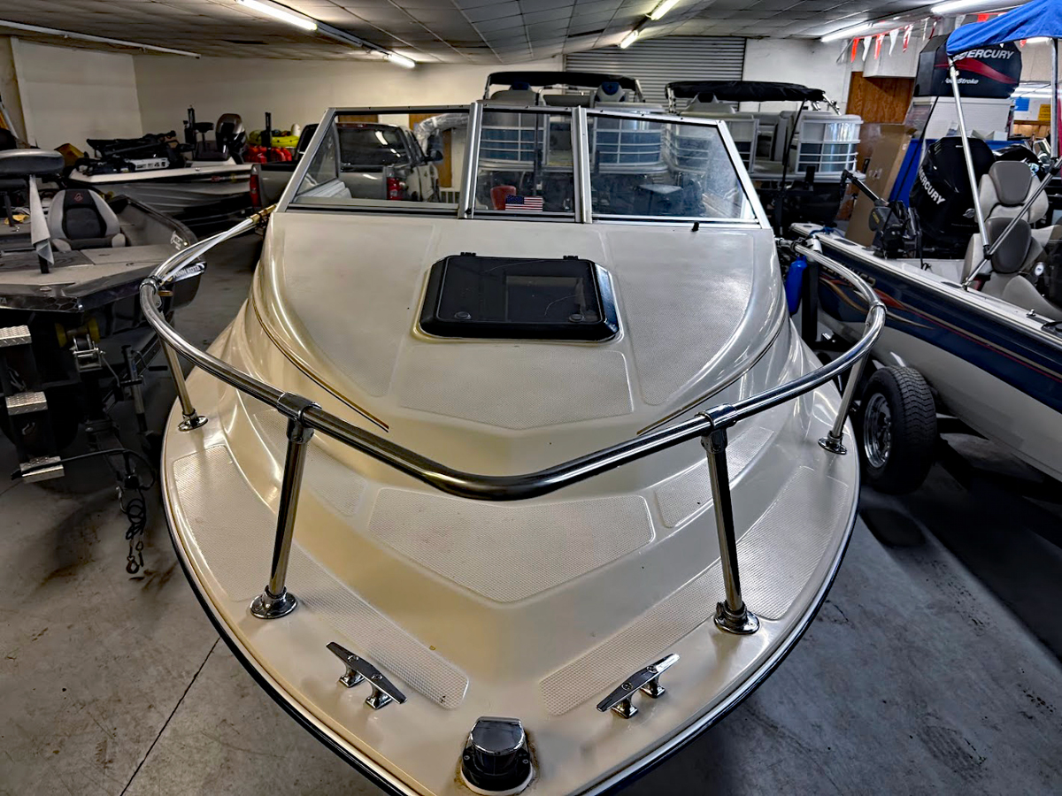 1996 Bayliner 1952 Capri Bayliner 1952 Capri